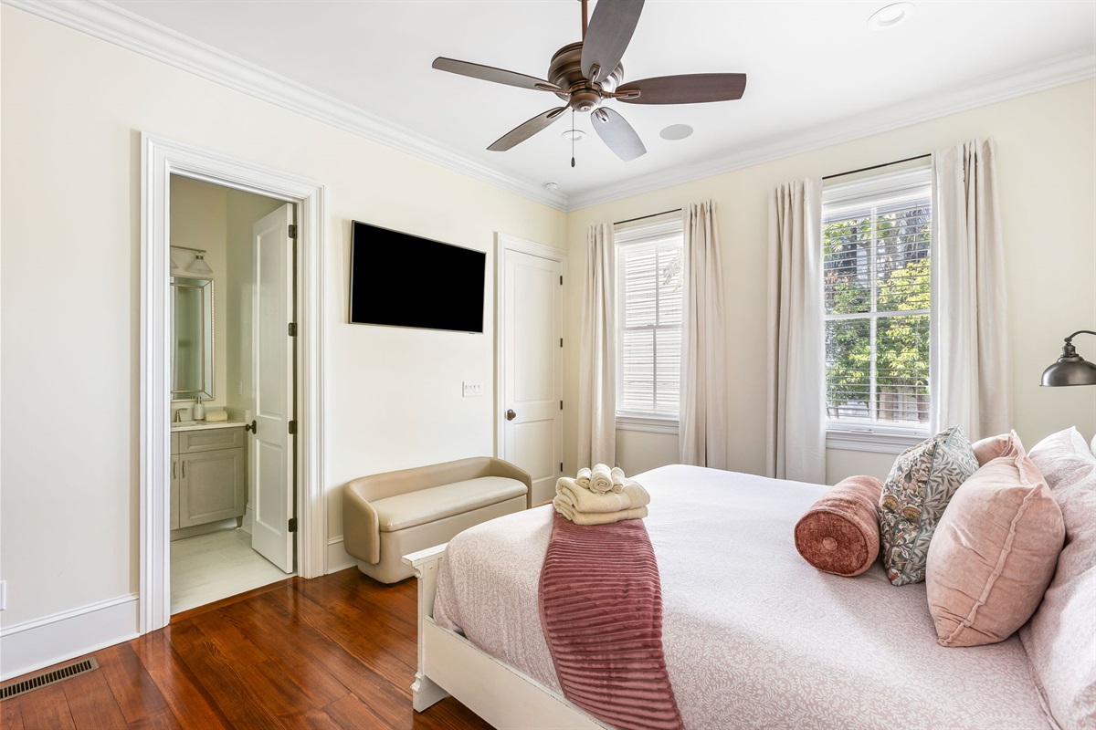 King bedroom 2