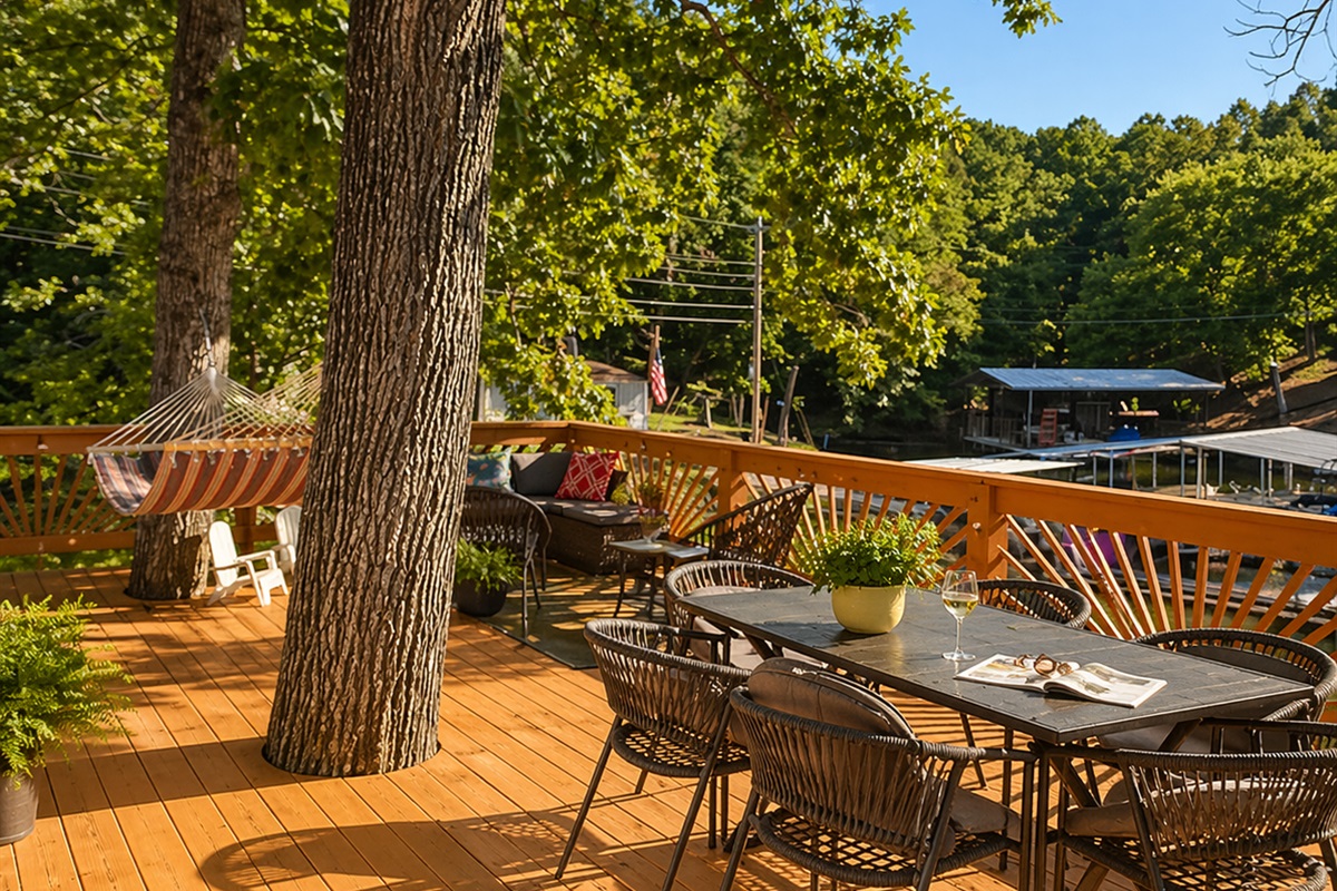 Spacious Deck Lounge