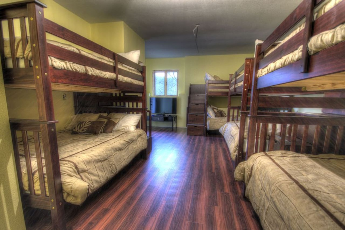 Bunkbed room, PS4 Gaming Station, Upper Level