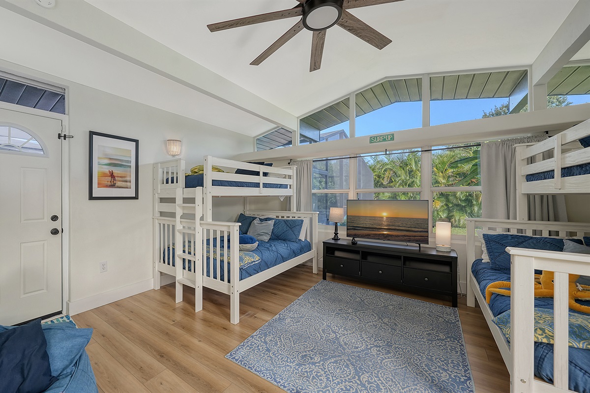 Kids paradise- 2 Full beds - 2 singles