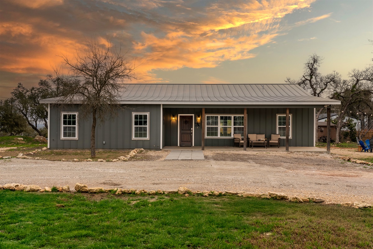 Flat parking and yard—bring your truck or trailer