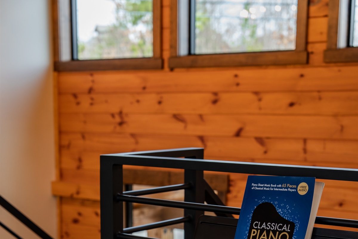 🎹 Music & Mountain Memories - Gather around the piano and fill the cabin with music while surrounded by the peaceful beauty of the Smoky Mountains. A perfect moment to slow down, play a favorite song, and create lasting memories together.