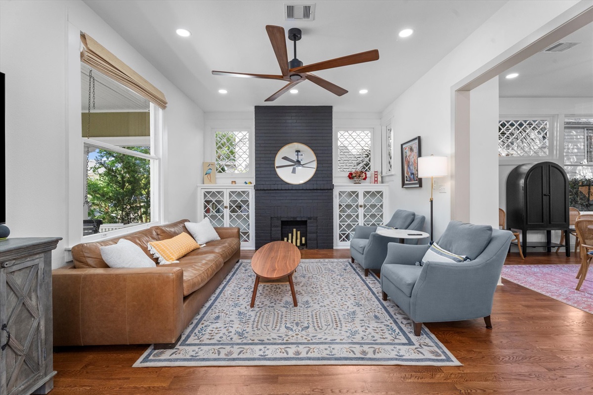 737a82c075ec4adbae21a99082b6225c Large | Beachhouse | Texas | TX | Vacation Homes | Galveston | Crystal Beach | Kokomo | Breezy Days | Beachfront Elegance | Sunrise Serenity | Southern Sands Property Management, LLC