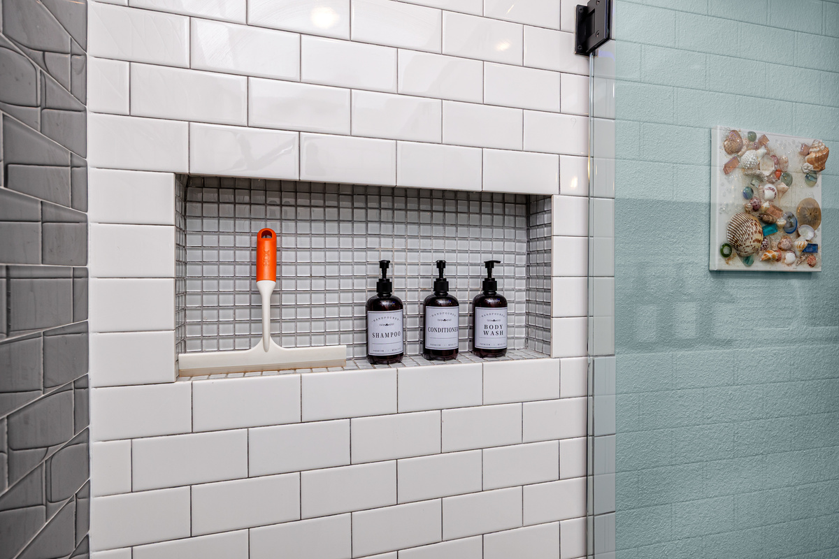 Complimentary shower essentials 