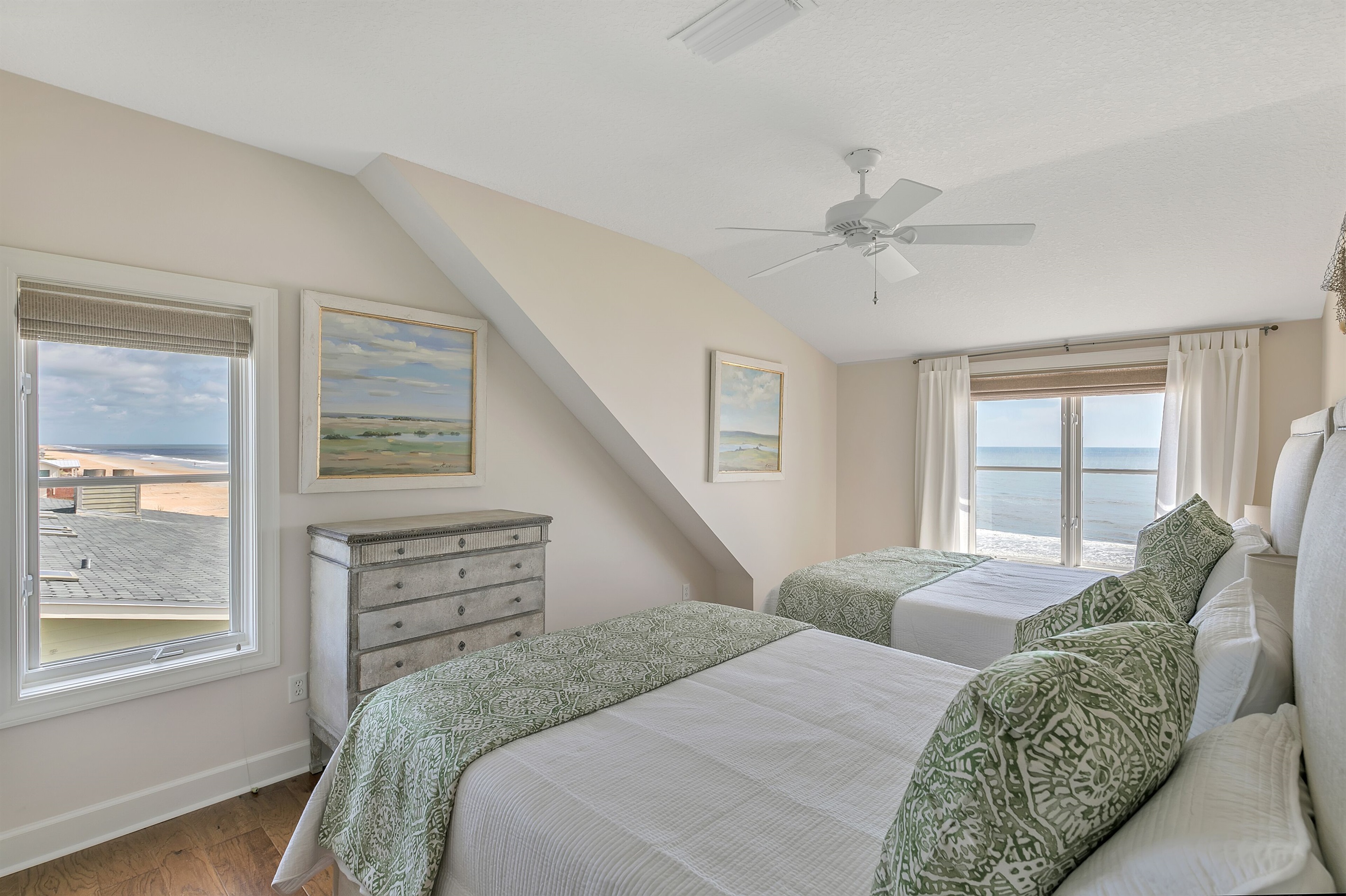 2nd upstairs bedroom with 2 queen beds - and a view!