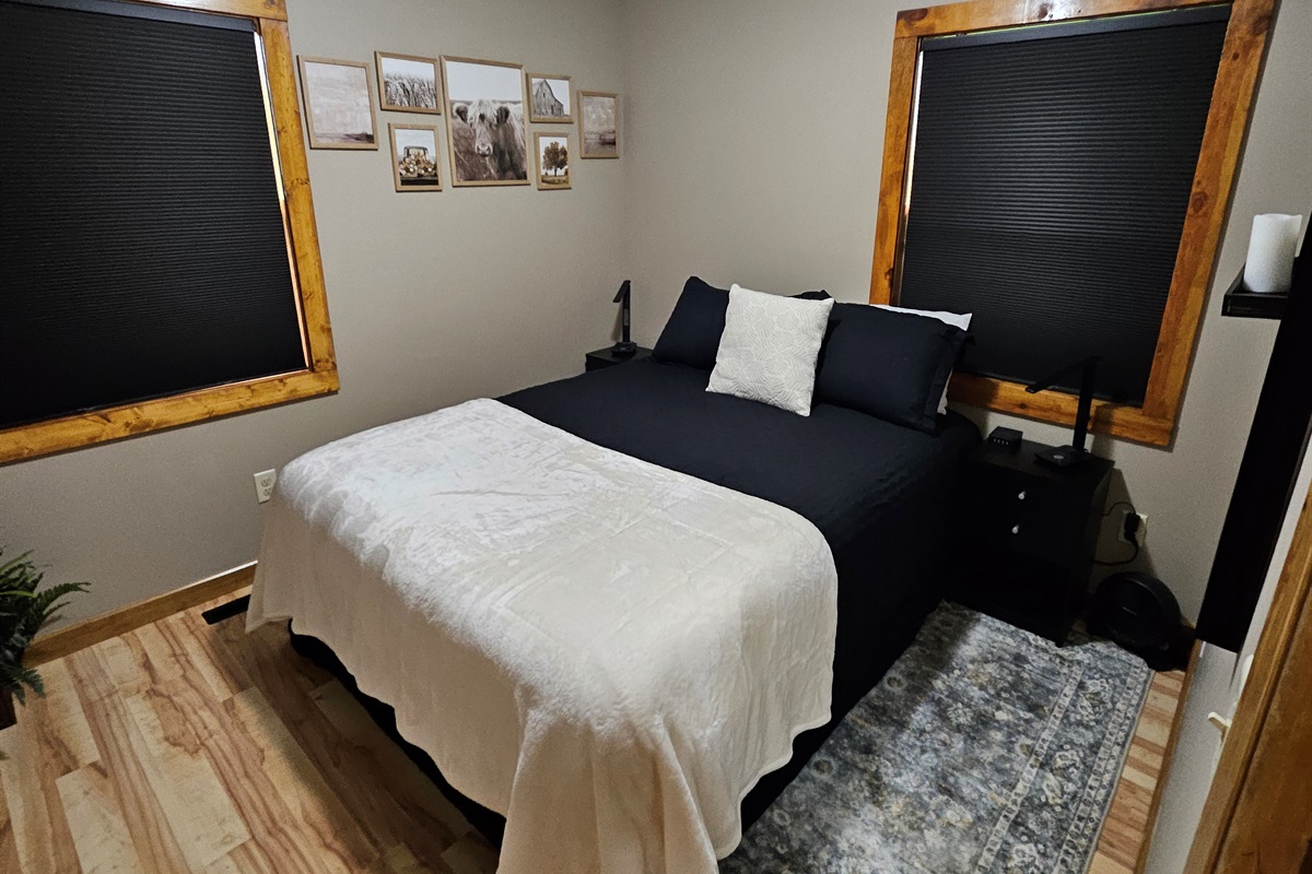 Queen Bed upstairs