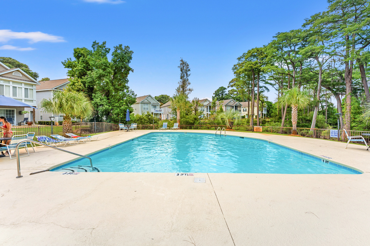 Tilghman Cottages - community pool