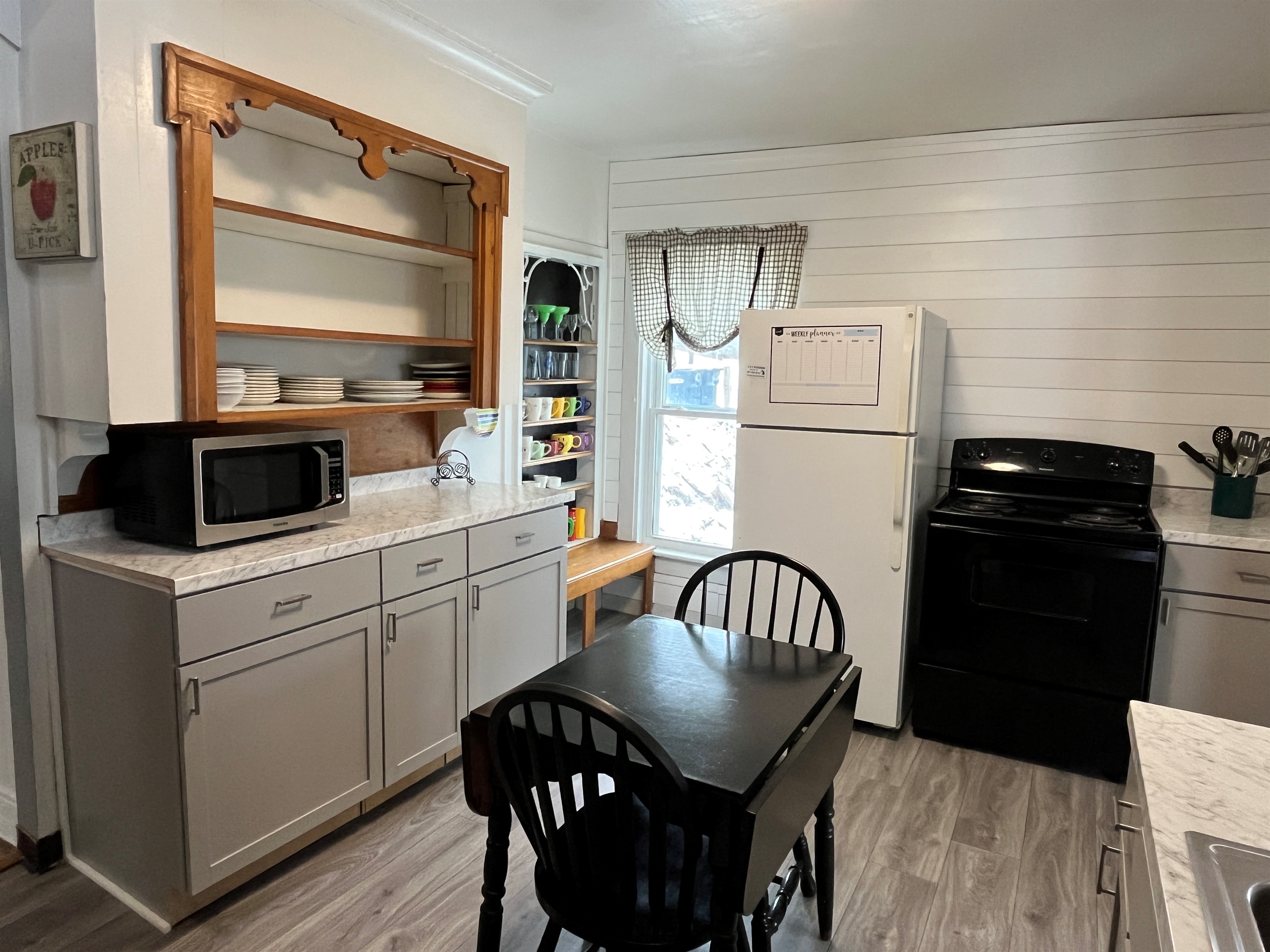 Eat-in Kitchen