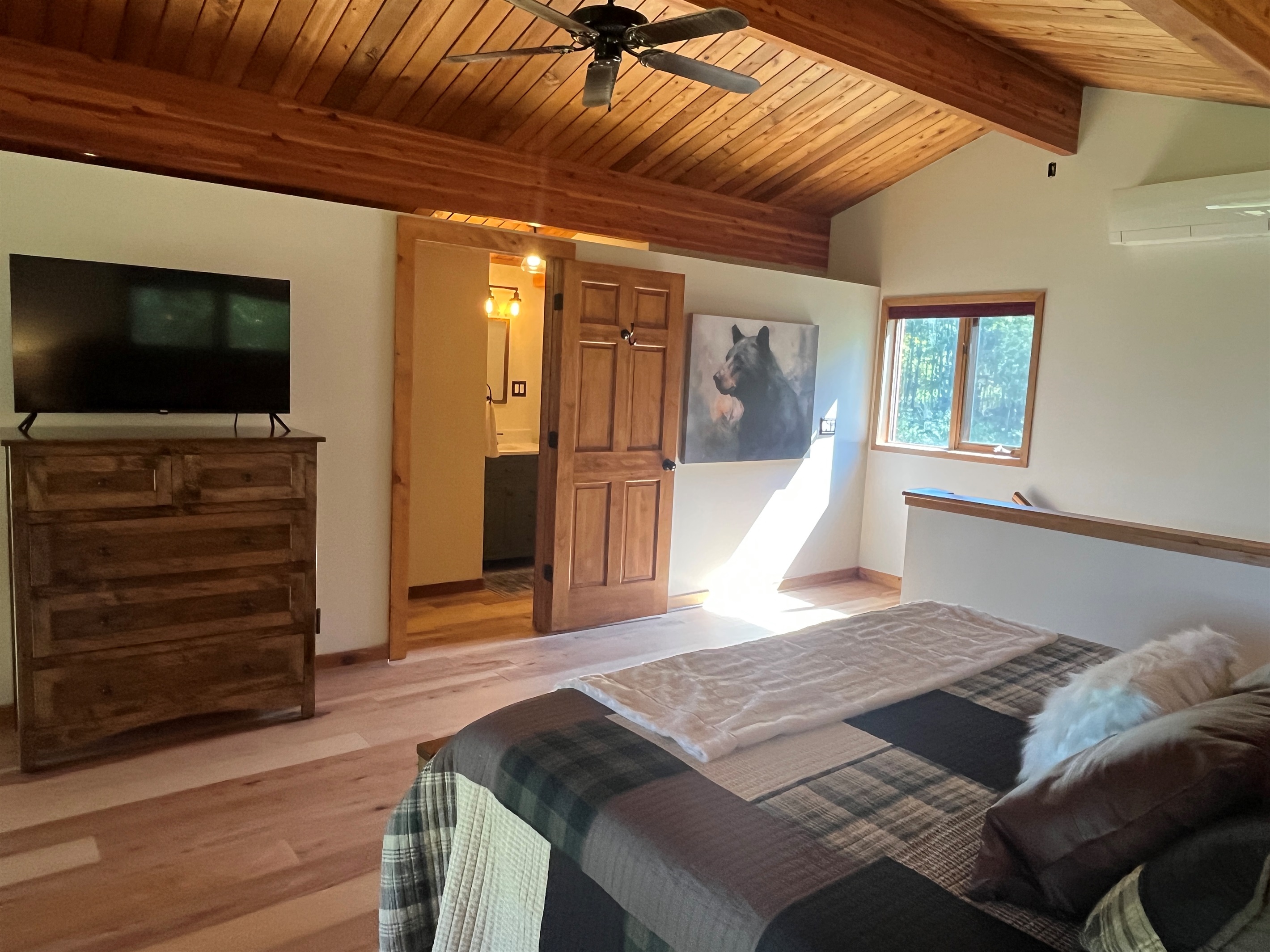 2nd floor King bed with ensuite bath