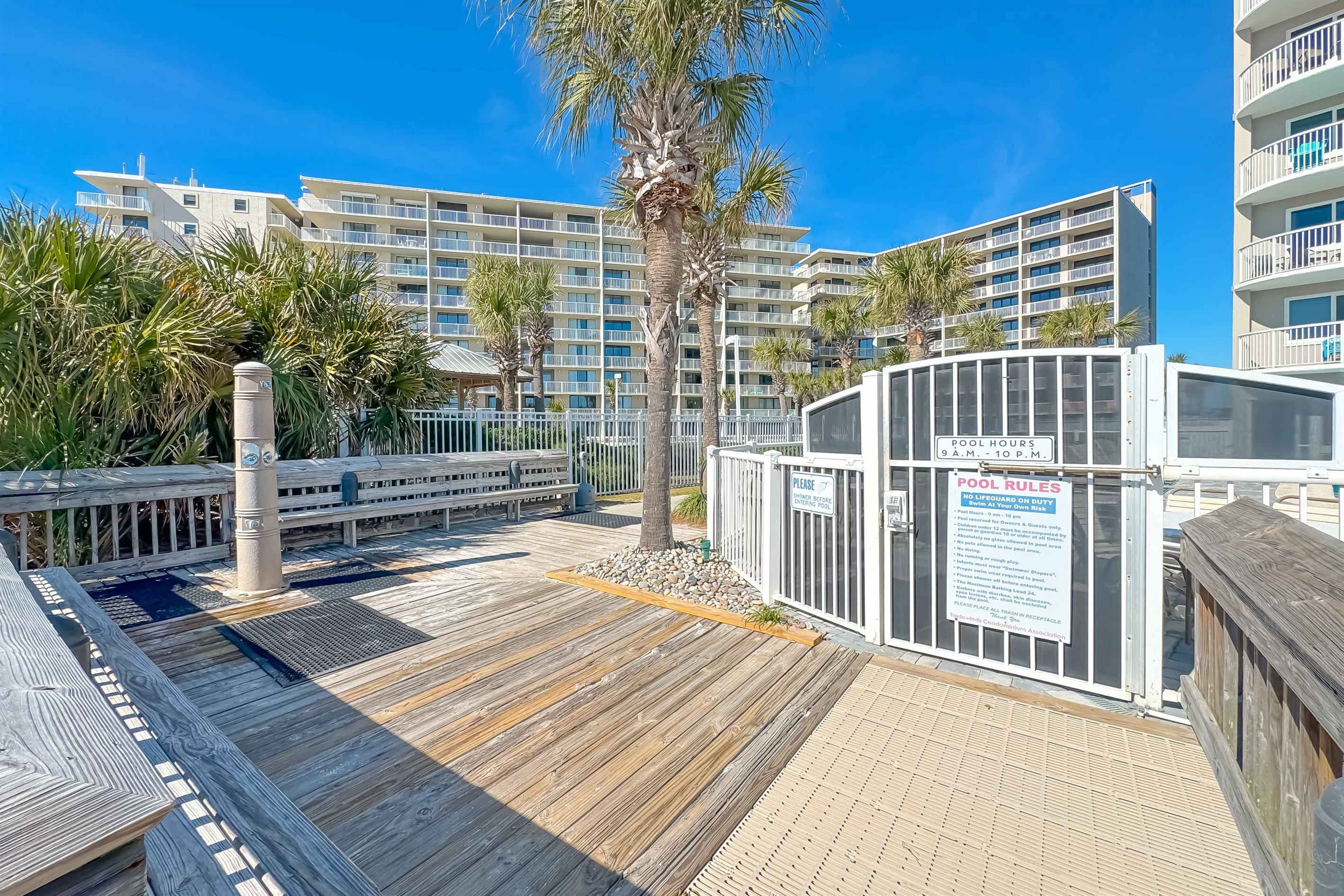 Steps from the ocean, this building provides the ultimate in beachfront convenience and lifestyle.