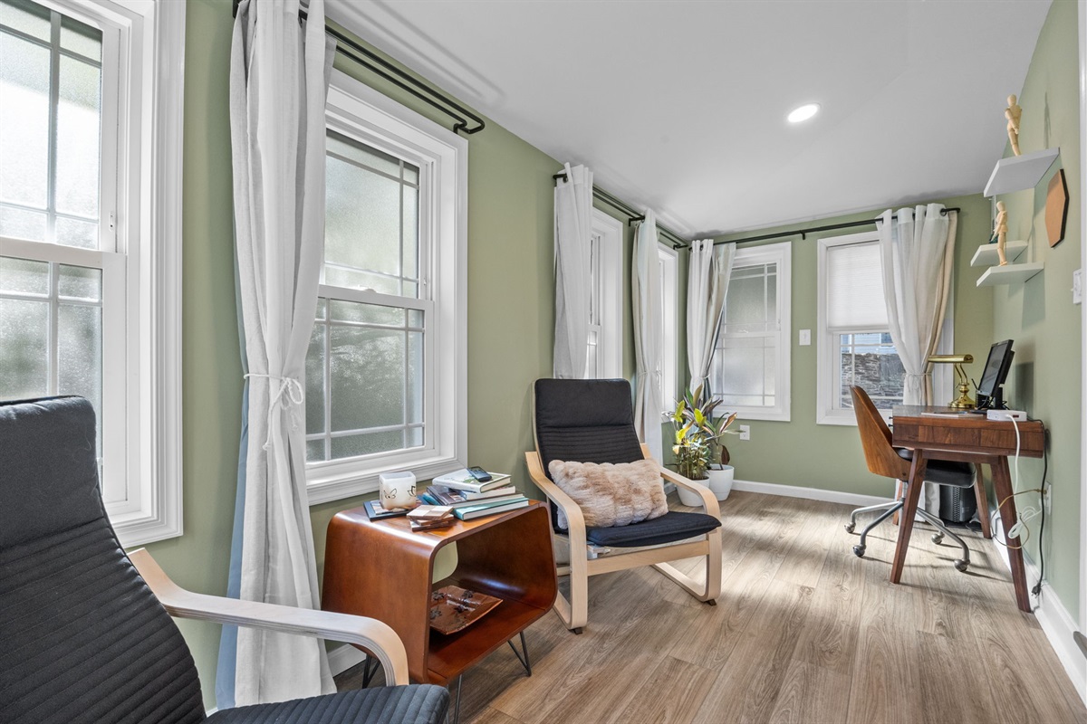 Work or unwind in the extra space of the master bedroom- your choice!
