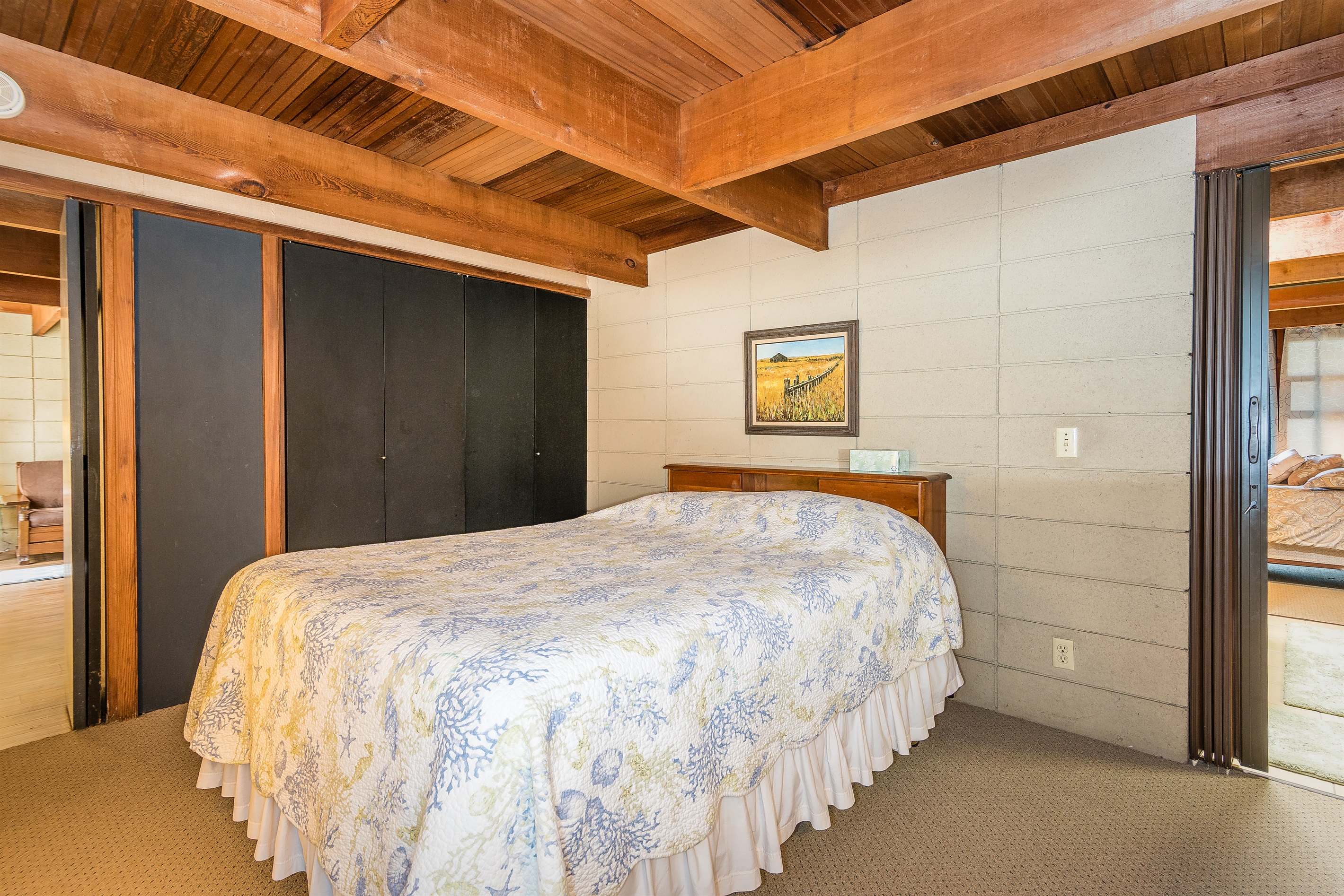 Bedroom 2 - w/ jack and jill bathroom