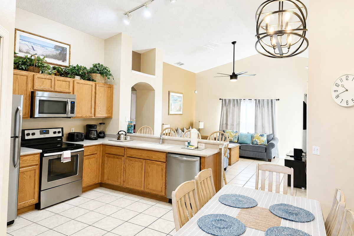Open, fully equipped Kitchen and Dining Area 