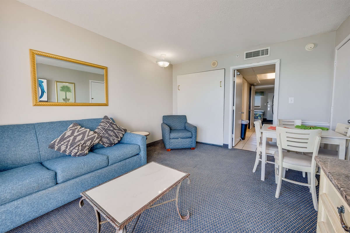Amazing Living Room with Stunning Views🌊☀️