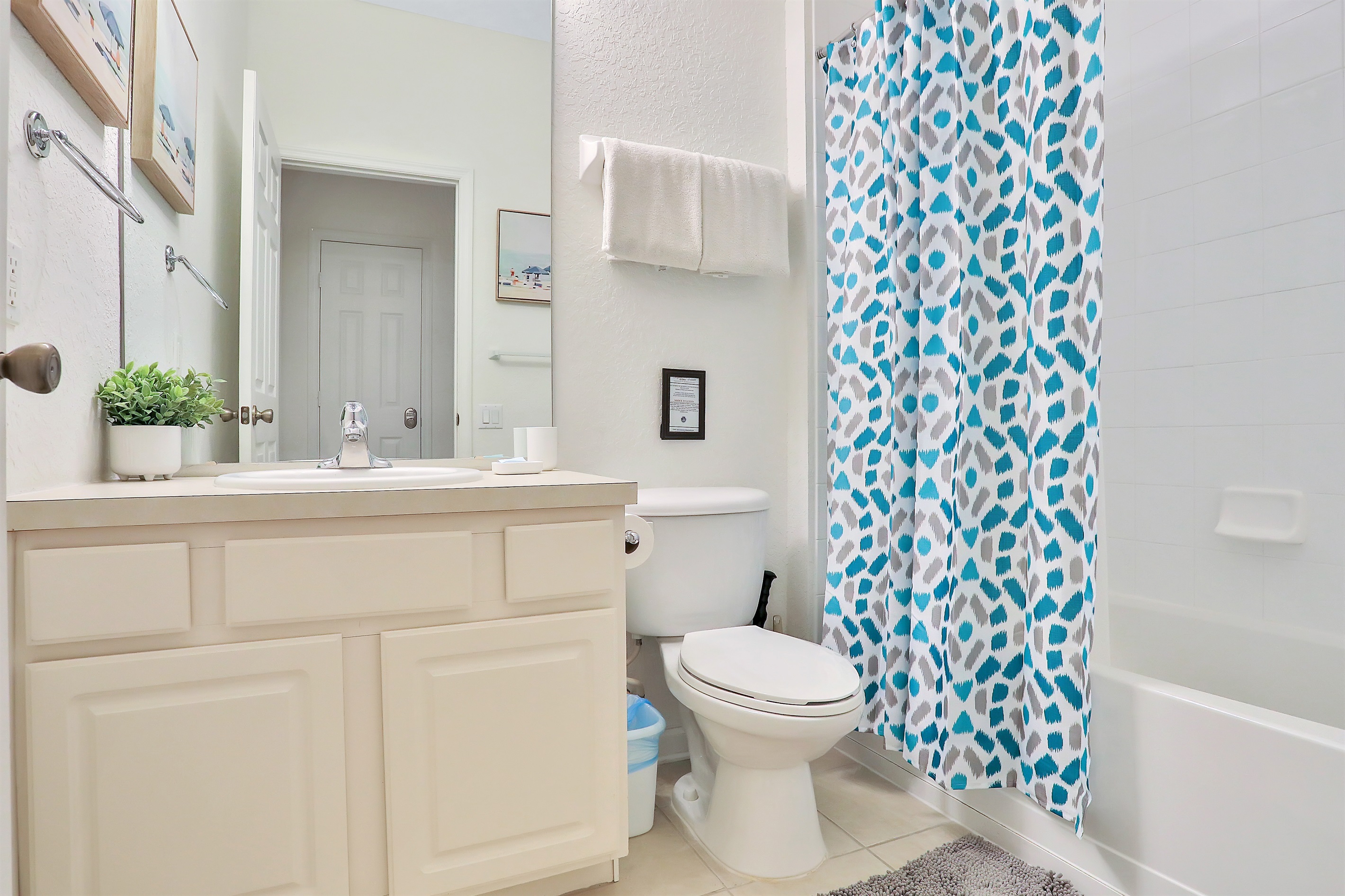 Bathroom next to the Queen Bedroom