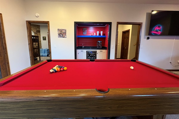 Gameroom with Pool Table, Wet Bar & 75 inch Smart TV