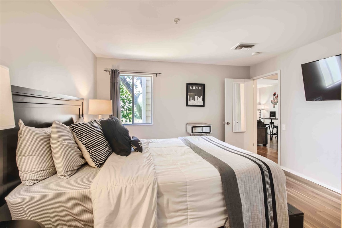 Large master bedroom with Queen Bed