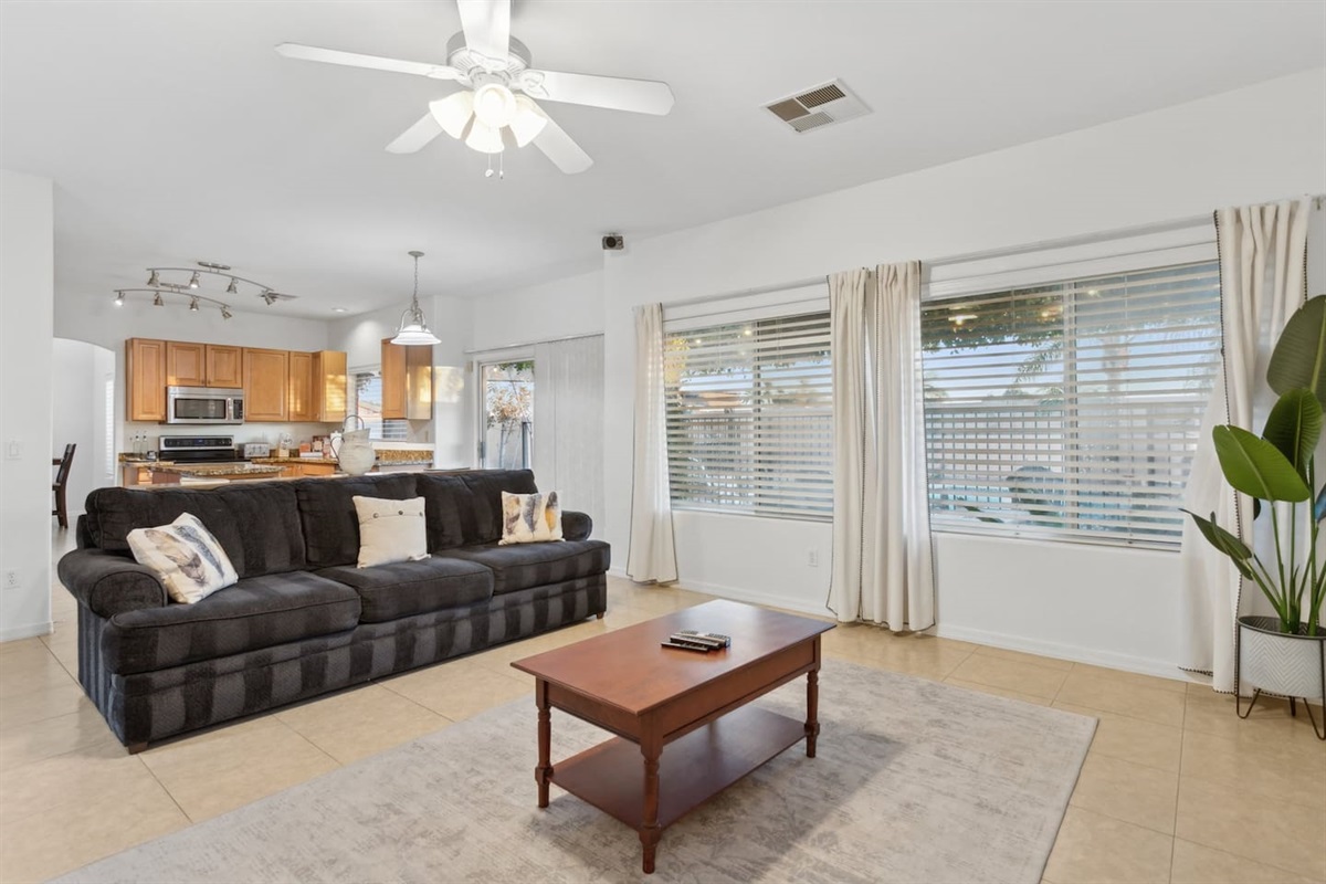 Peoria Home with Heated Pool + Hot Tub — Peoria Home with Heated Pool + Hot Tub, Peoria, Arizona — photo 10