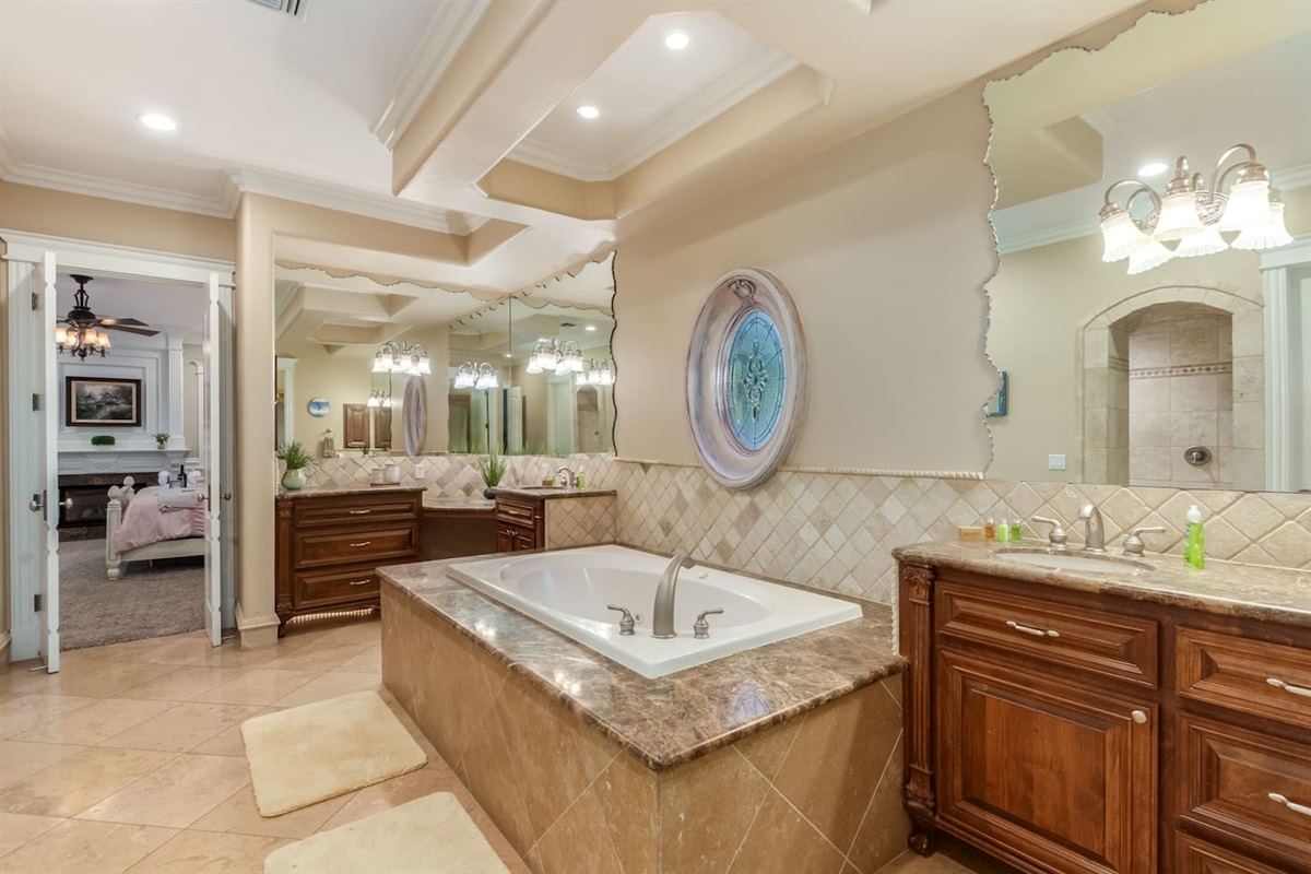 Luxurious 5 Bed; Desert Oasis w/ Pool! — Desert Paradise Retreat | Luxe 5BR w/ Pool in Mesa, Mesa, Arizona — photo 37