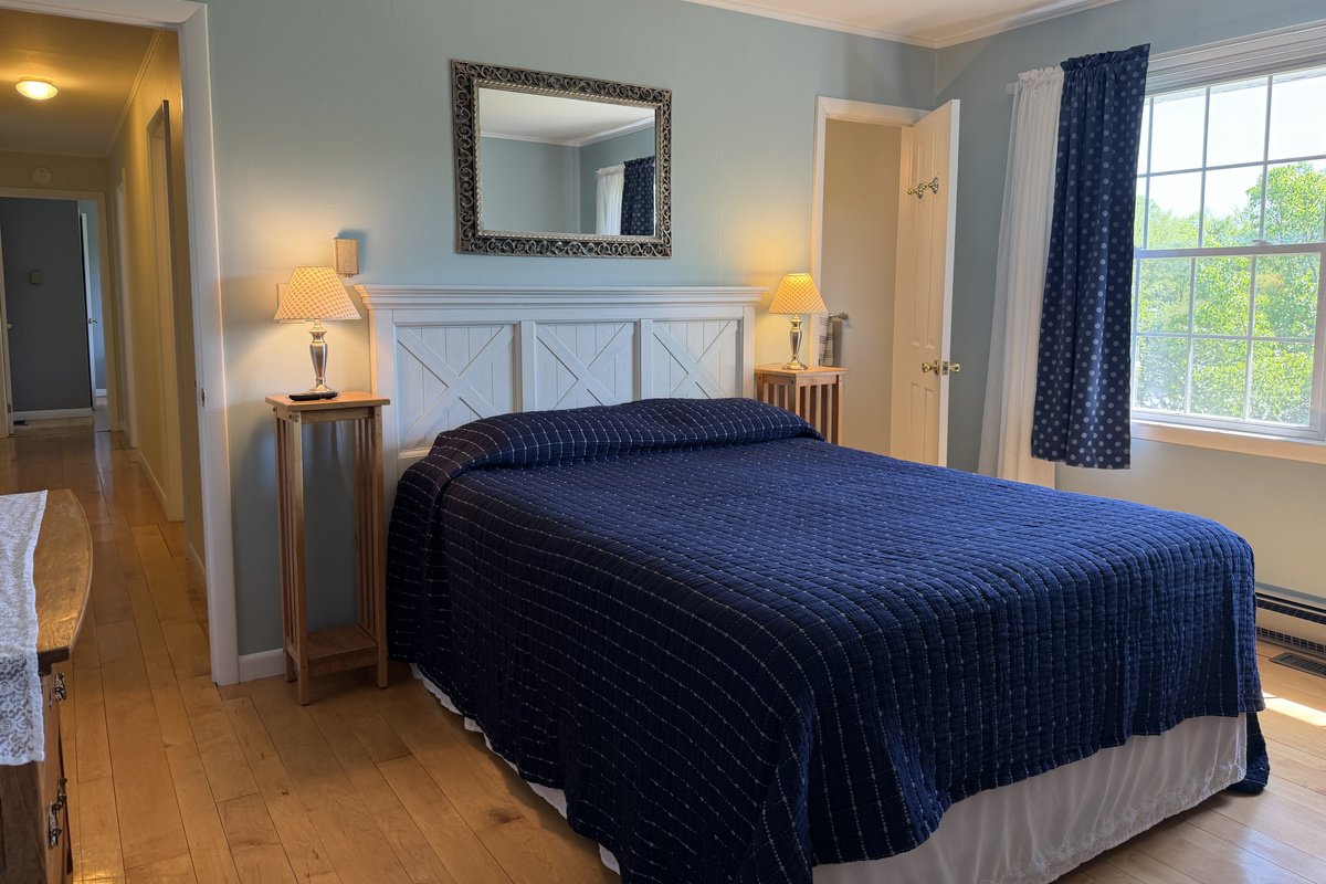 Queen #1 with ensuite bathroom