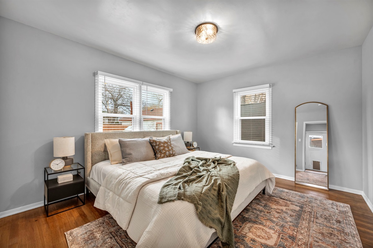 Sleep comfortably in this King bed.