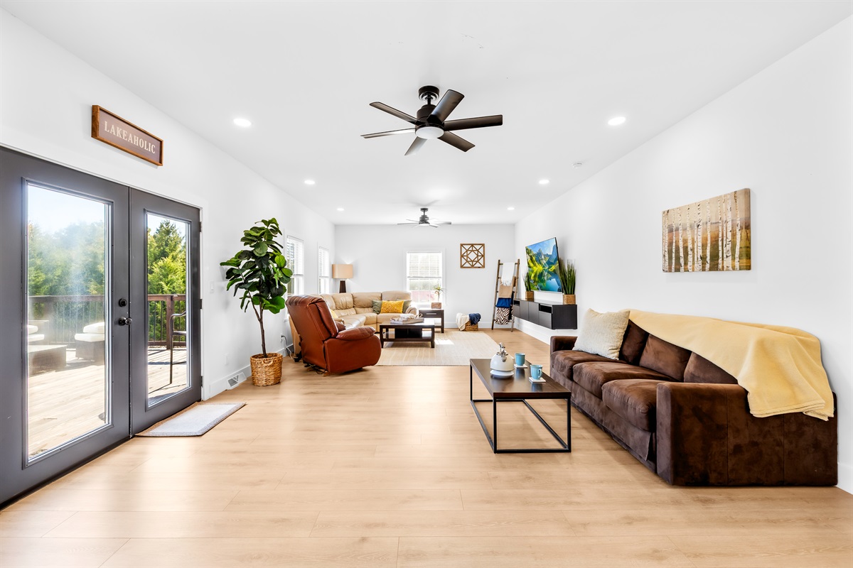 Open-concept lounge with smart TV and fast WiFi for streaming and movie nights.