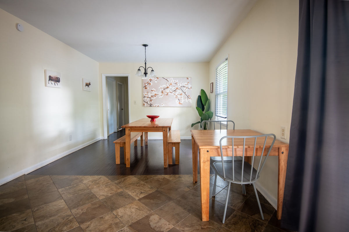 Need a quick cup of coffee before heading out? The breakfast table offers a cozy spot for morning chats, catching up on emails, or enjoying a quiet moment before the day begins.