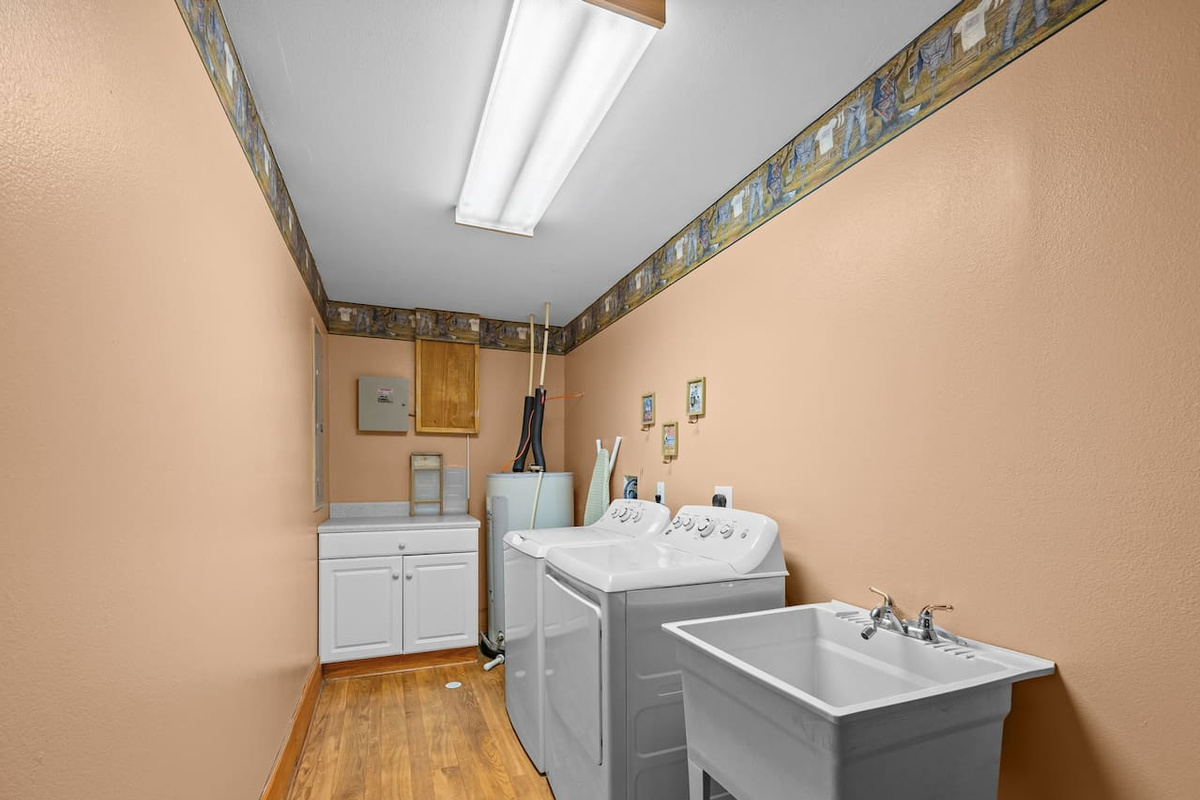 Laundry room area 