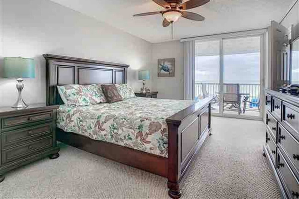 Direct access to the large balcony and ocean views