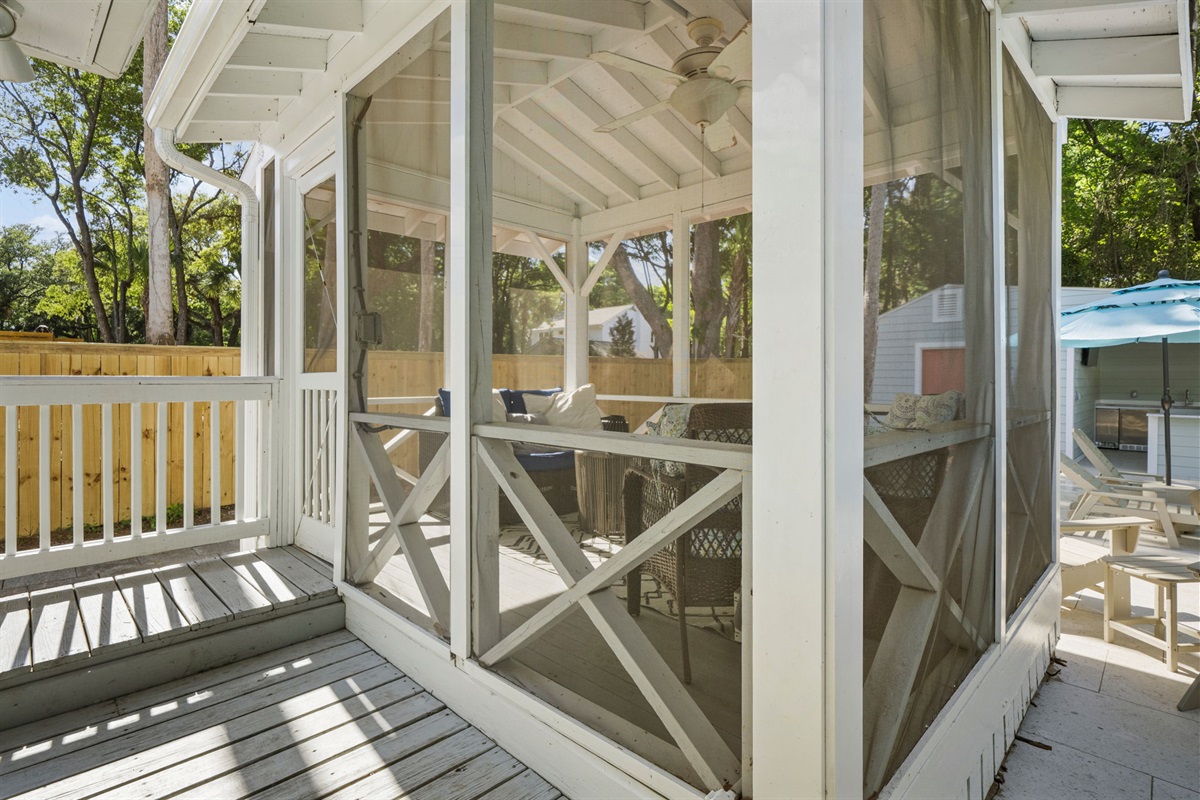 Screen Porch | IOP Escapes Beach Blessing | 3705 Hartnett Blvd, Isle of Palms, SC