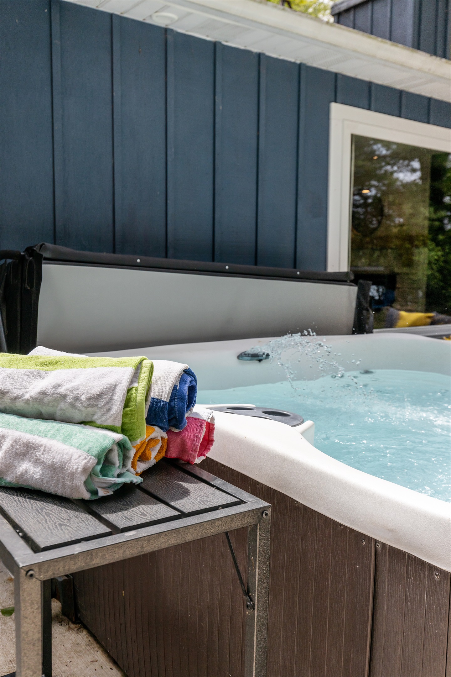 Sit back, enjoy the bubbles, and take in the beauty of your lakeside retreat.