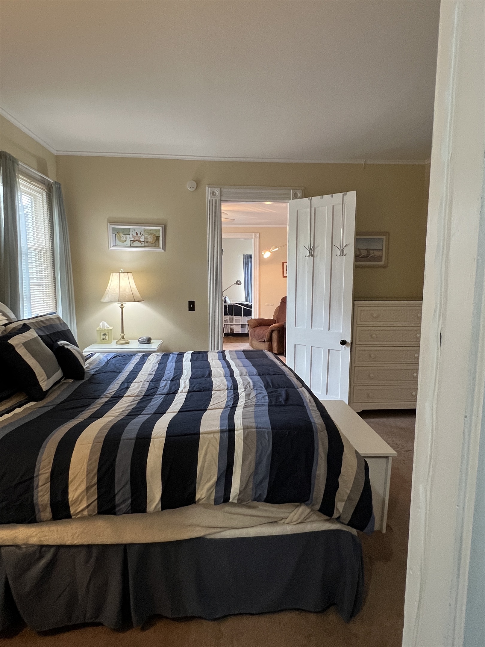 1st floor King bedroom