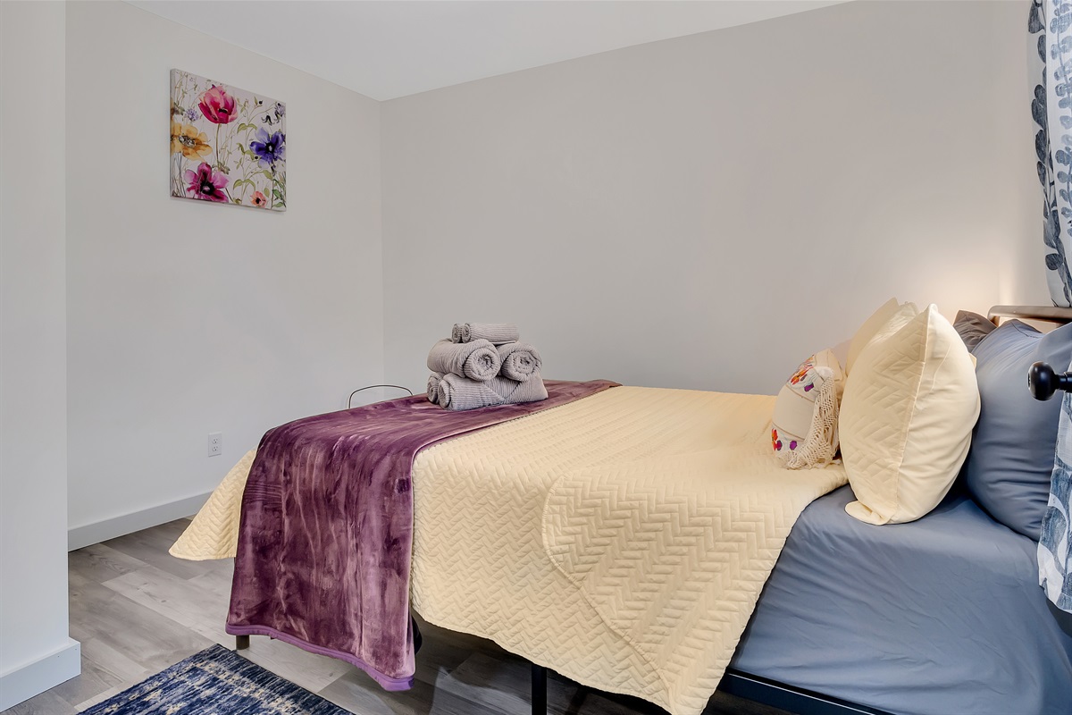 Bedroom without en suite bathroom