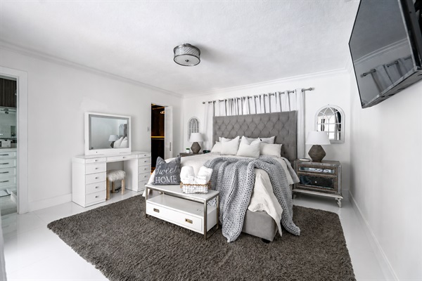 Spacious king bedroom with smart TV & luxury finishes
