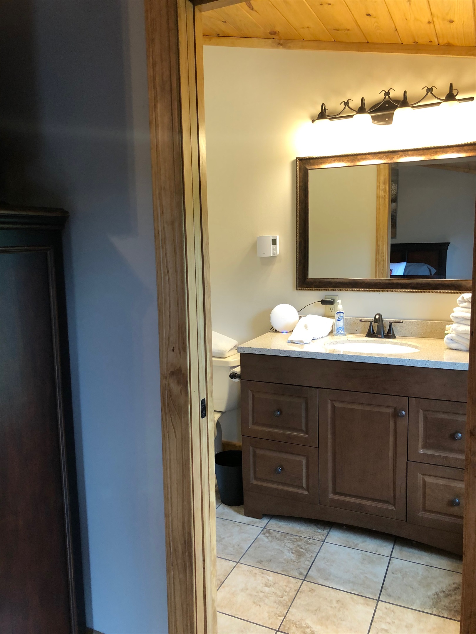 Ensuite bath.