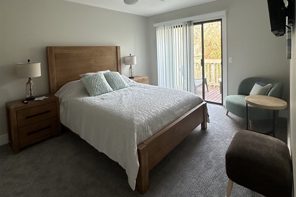 bedroom 2 (queen)