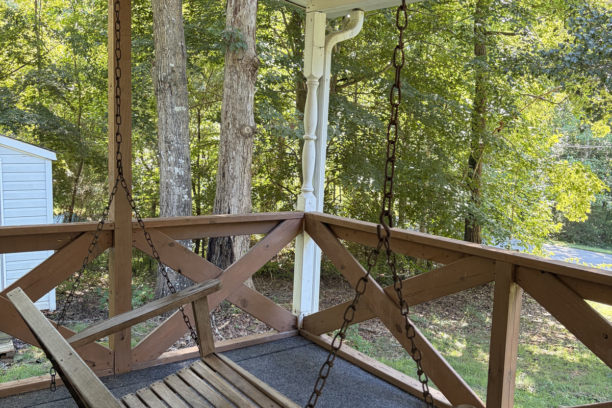 Front porch swing