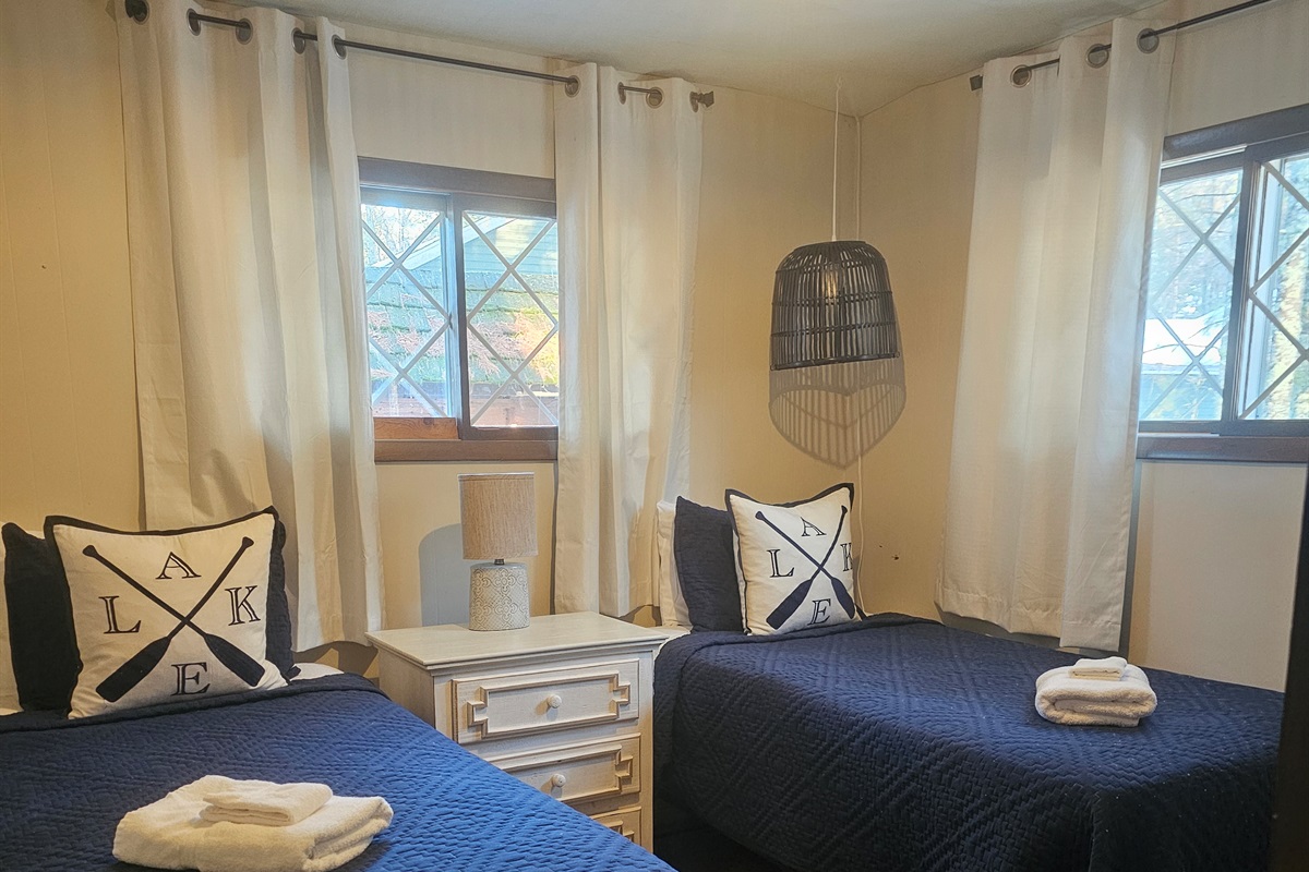 Bedroom 2 - Main Floor