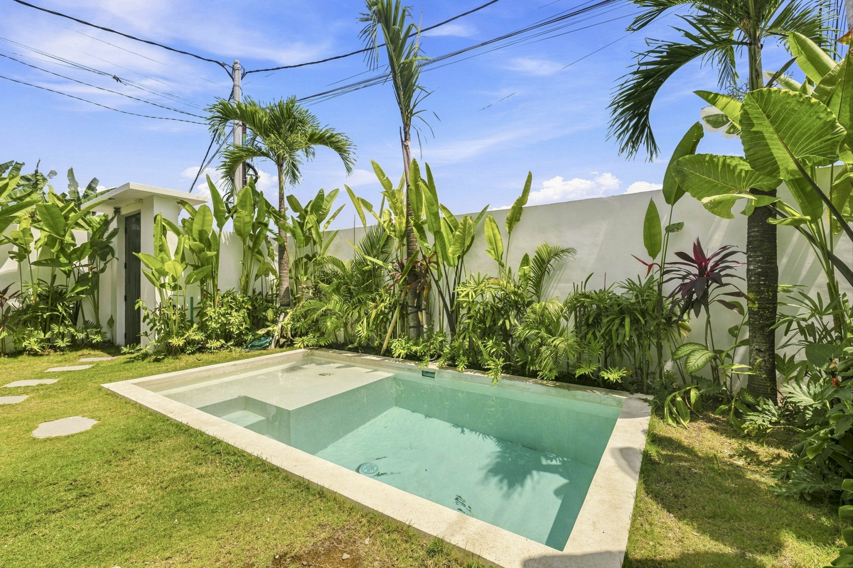 Pool area