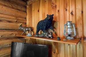 Maine themed decorations throughout the historic Log Cabin