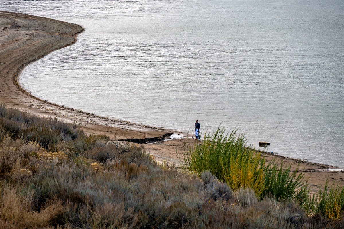 Enjoy peaceful morning strolls along the Pineview Reservoir shoreline.