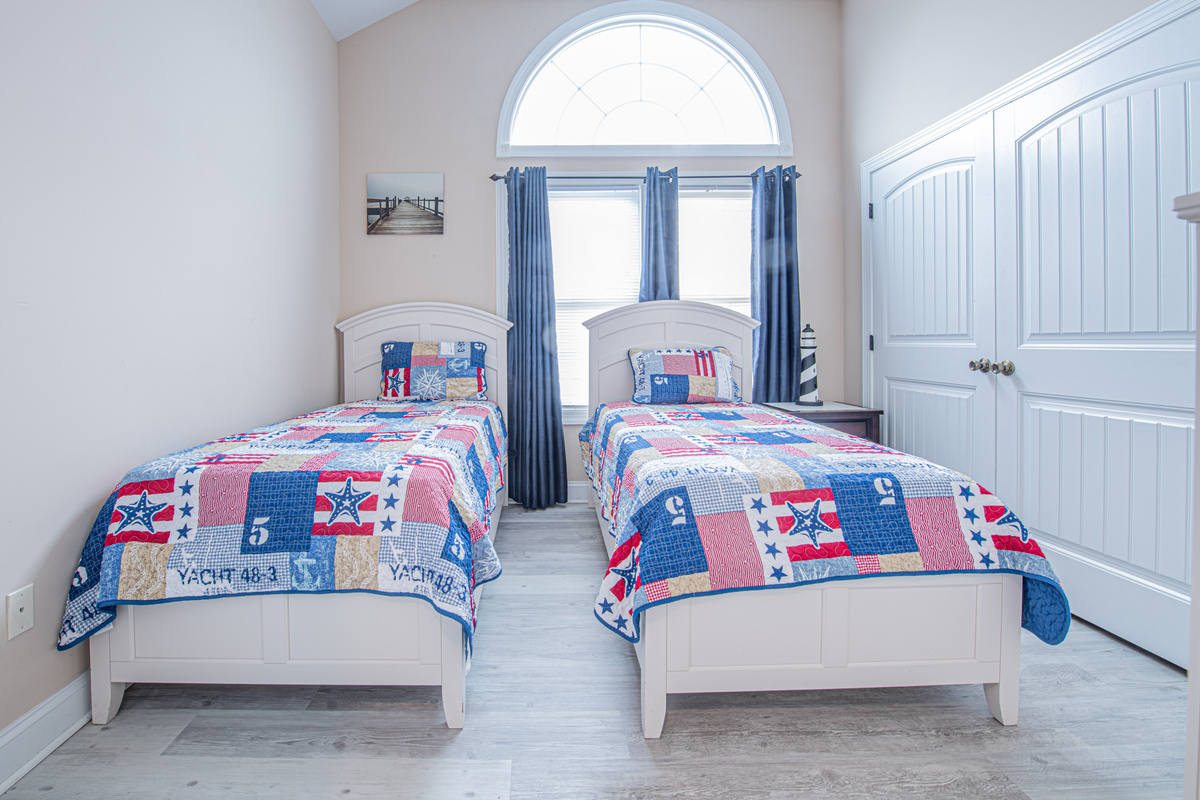 Twin Bedroom