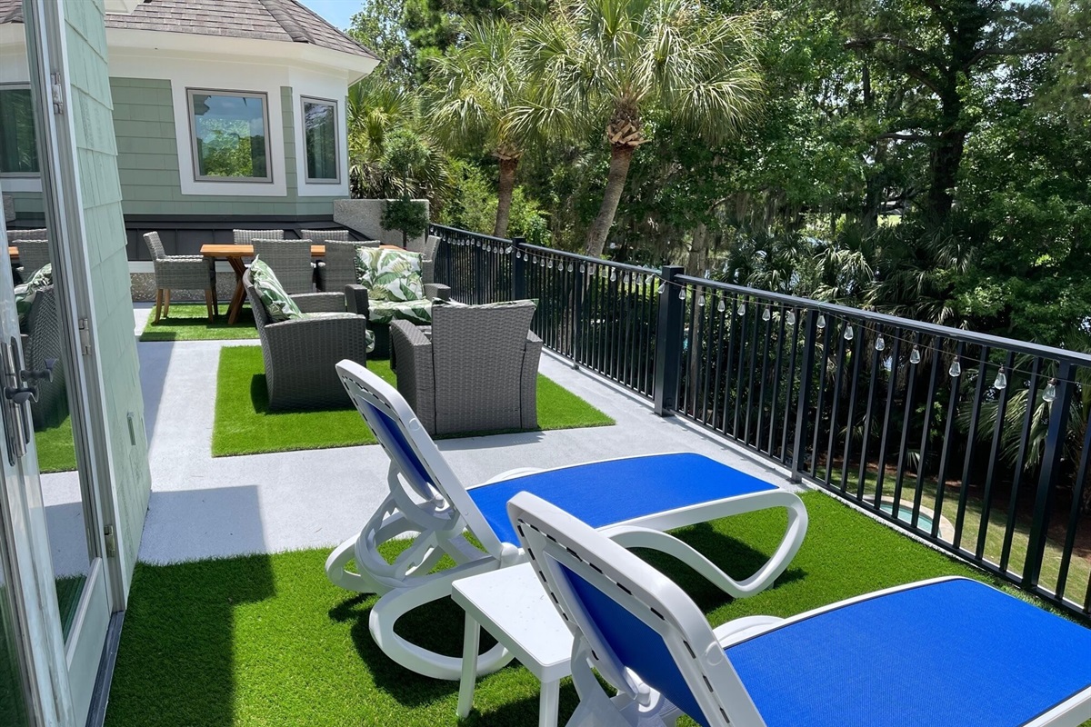 2nd floor balcony-watch the Shelter Cove Fireworks from here or just chill