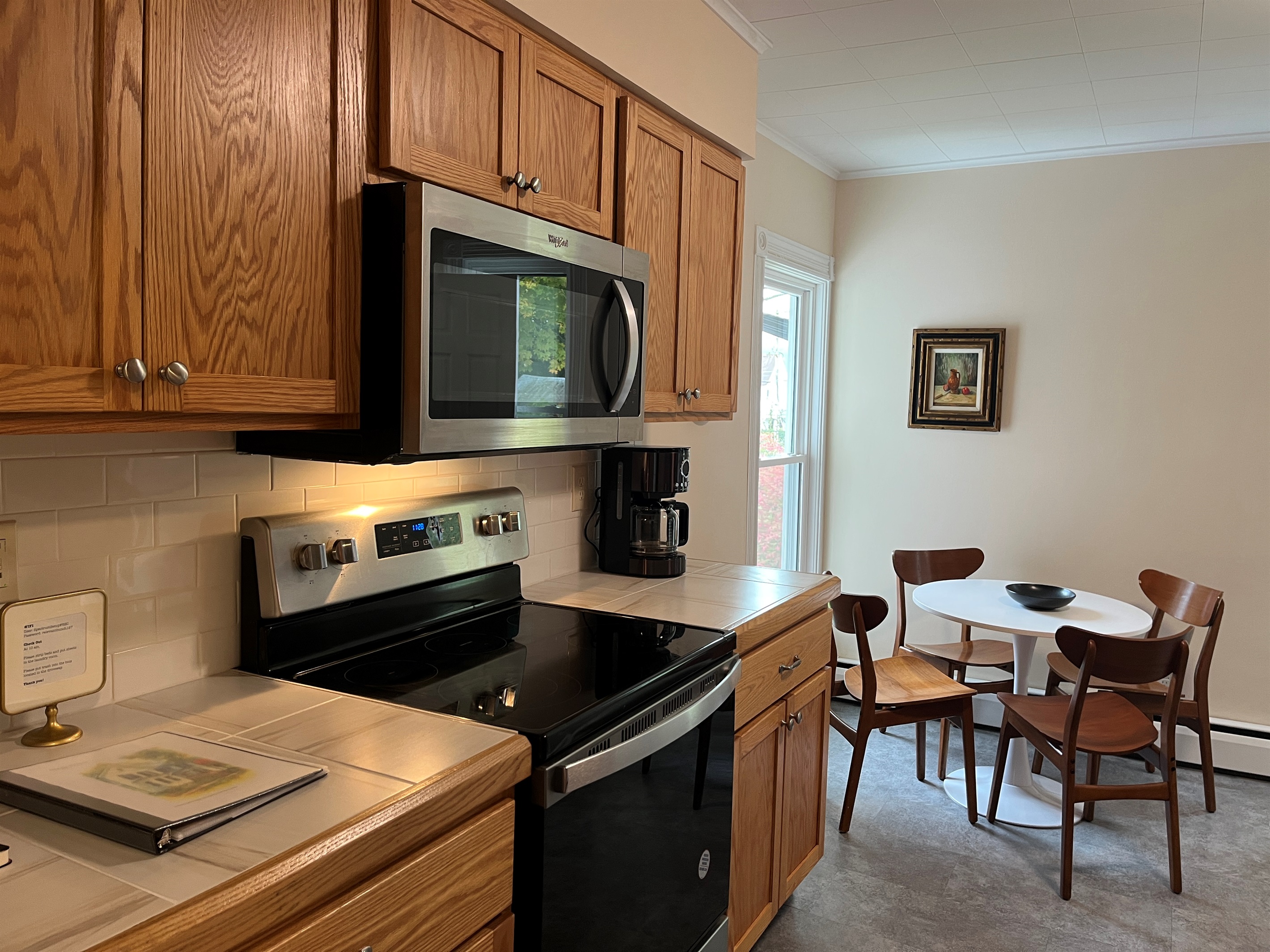 Eat-in Kitchen