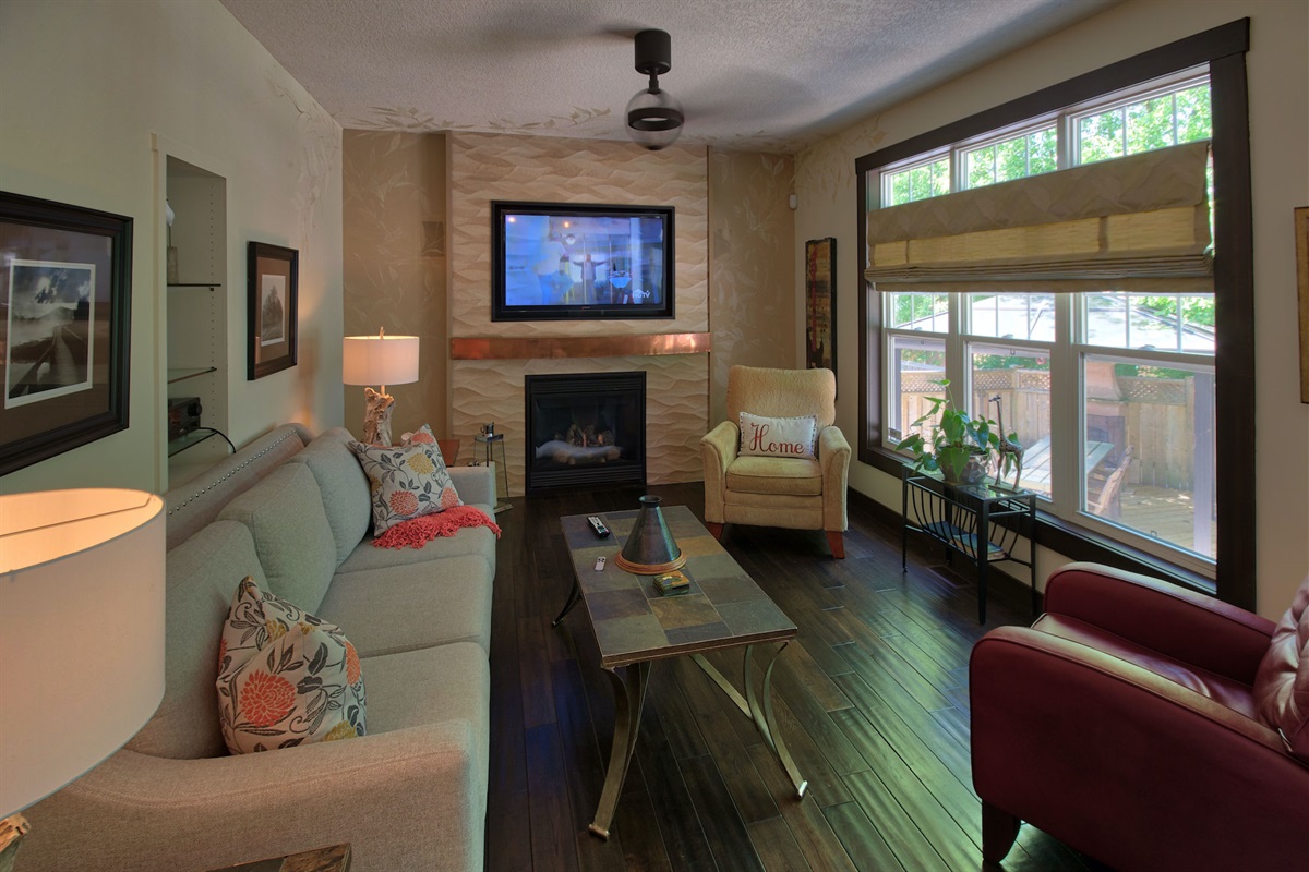 749ffc4aa5ad41f7b1d75e7fd6f2bc57 Large