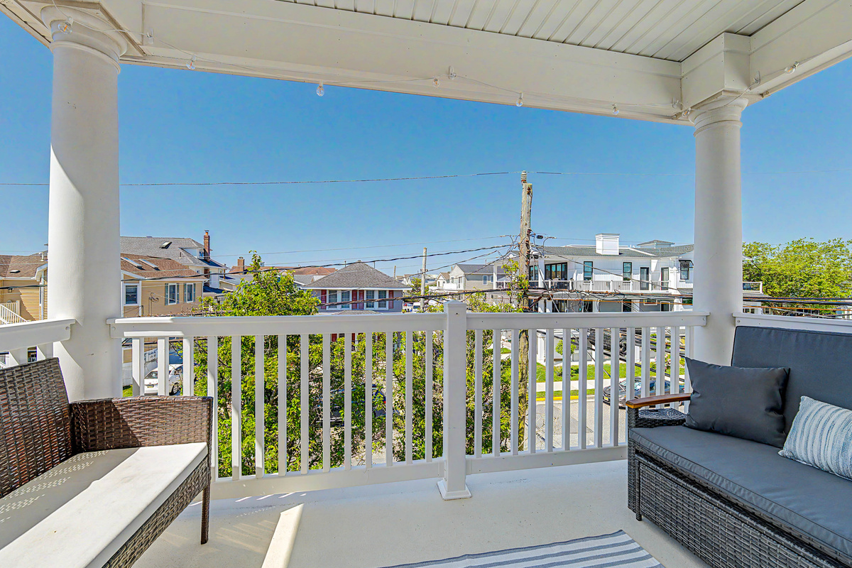 covered_balcony_patio_seating