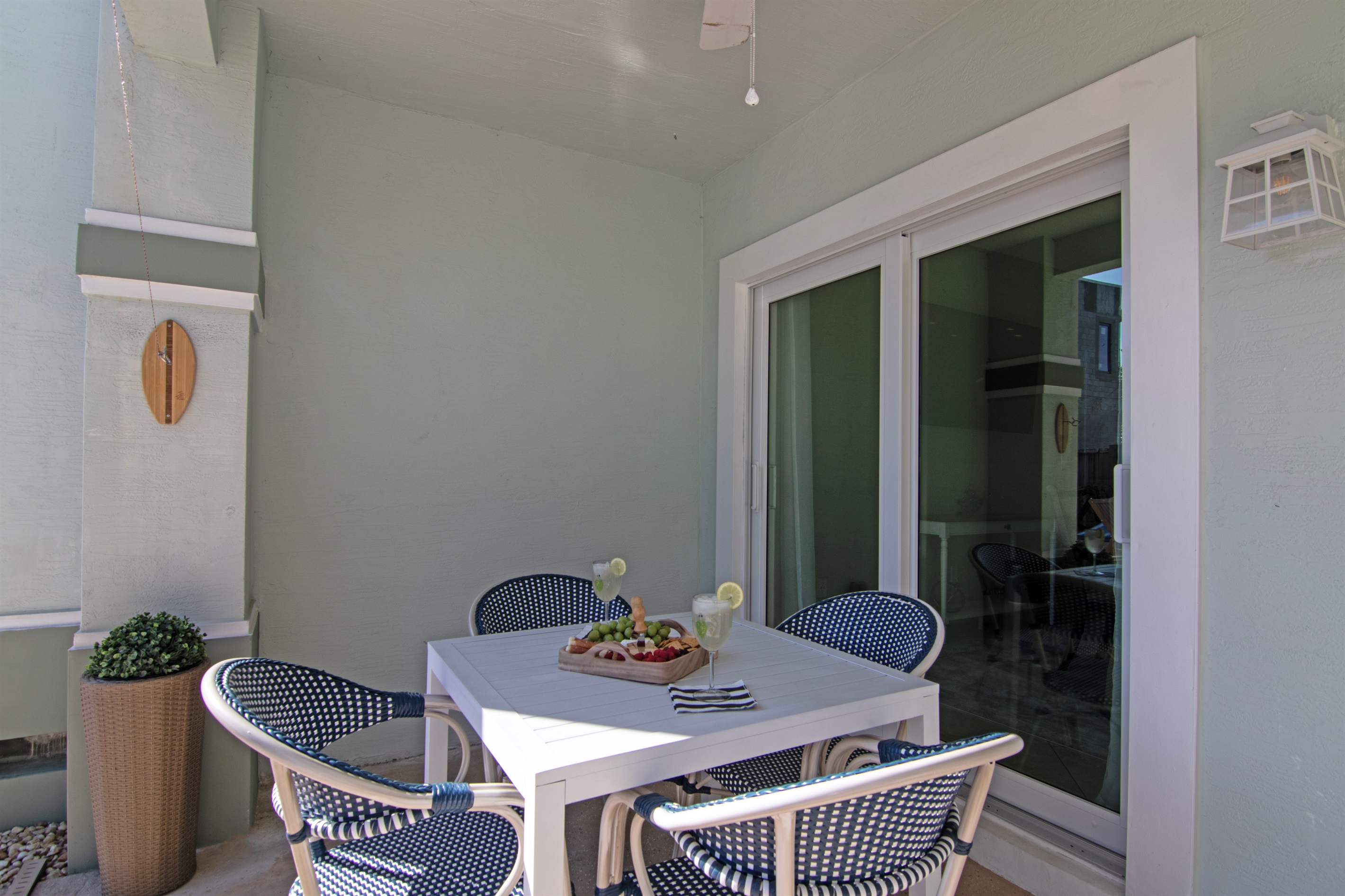 Dine al fresco, have a bbq at sunset and have a tiki toss challenge