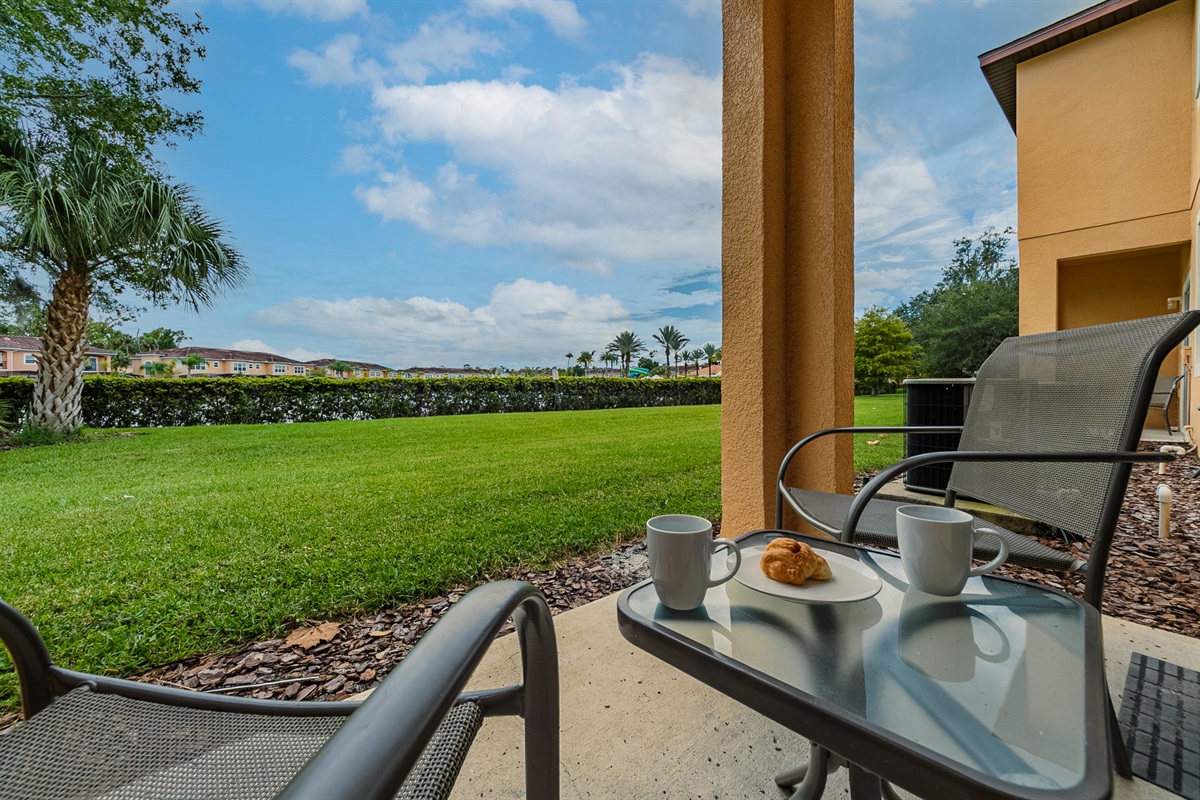 This vacation home has an open lake view, You can have breakfast at your patio, watching the ducks passing by