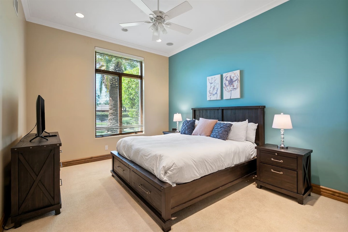 7BR+ Bonus Room Phoenician Mansion w/ Hot Tub&Pool-Heat Avail! — 7BR+Bonus Room Phoenician Estate • Heated Pool + Hot Tub, Phoenix, Arizona — photo 33