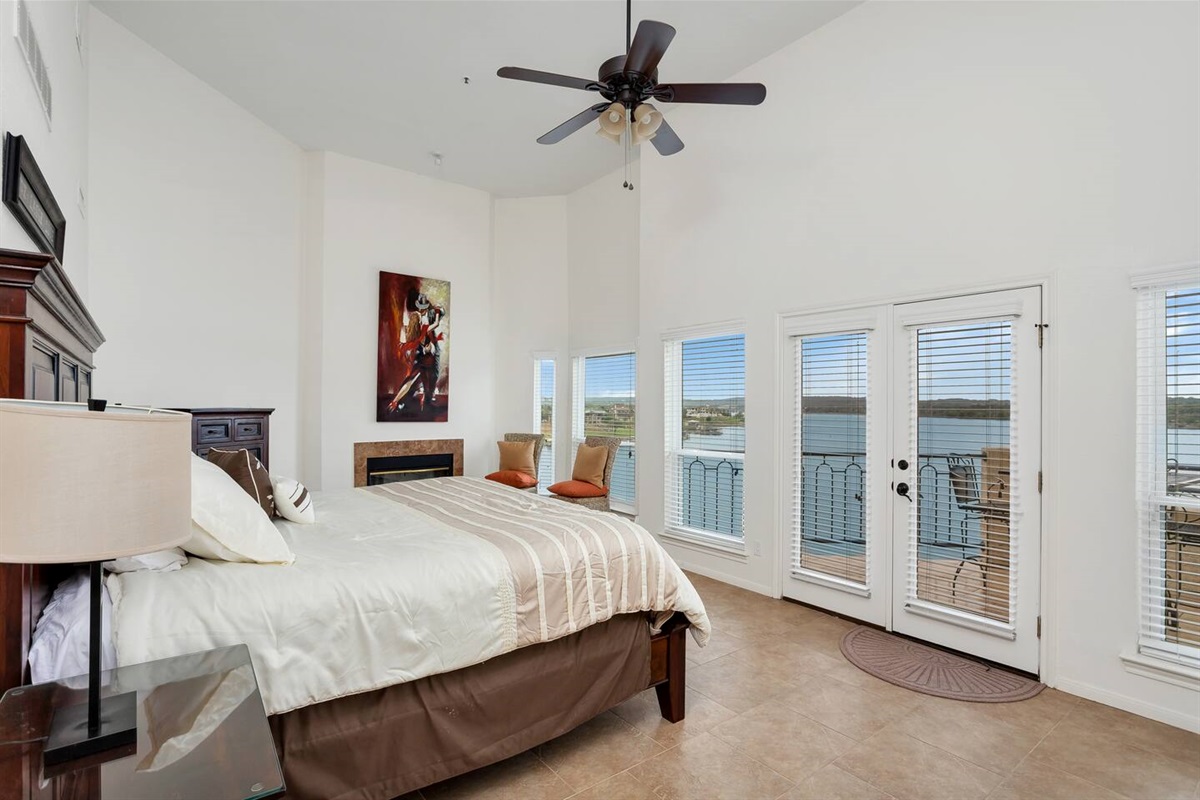 King Bed in Master with Patio Access & Lakeviews